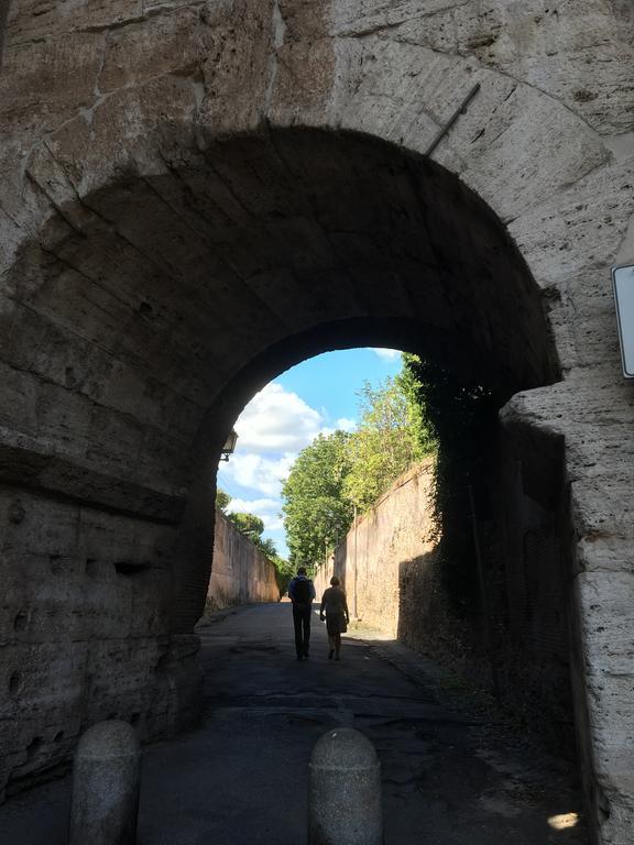 Delightful 100 Meters From The Colosseum Rom