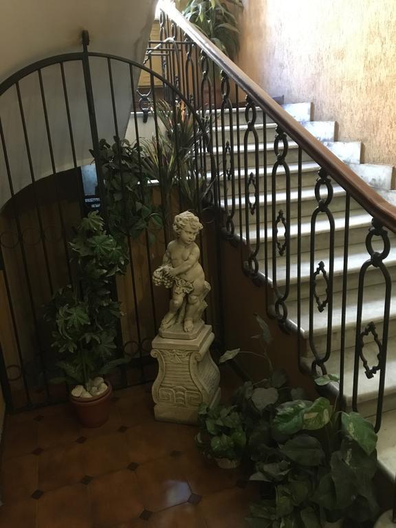 Delightful 100 Meters From The Colosseum Rom